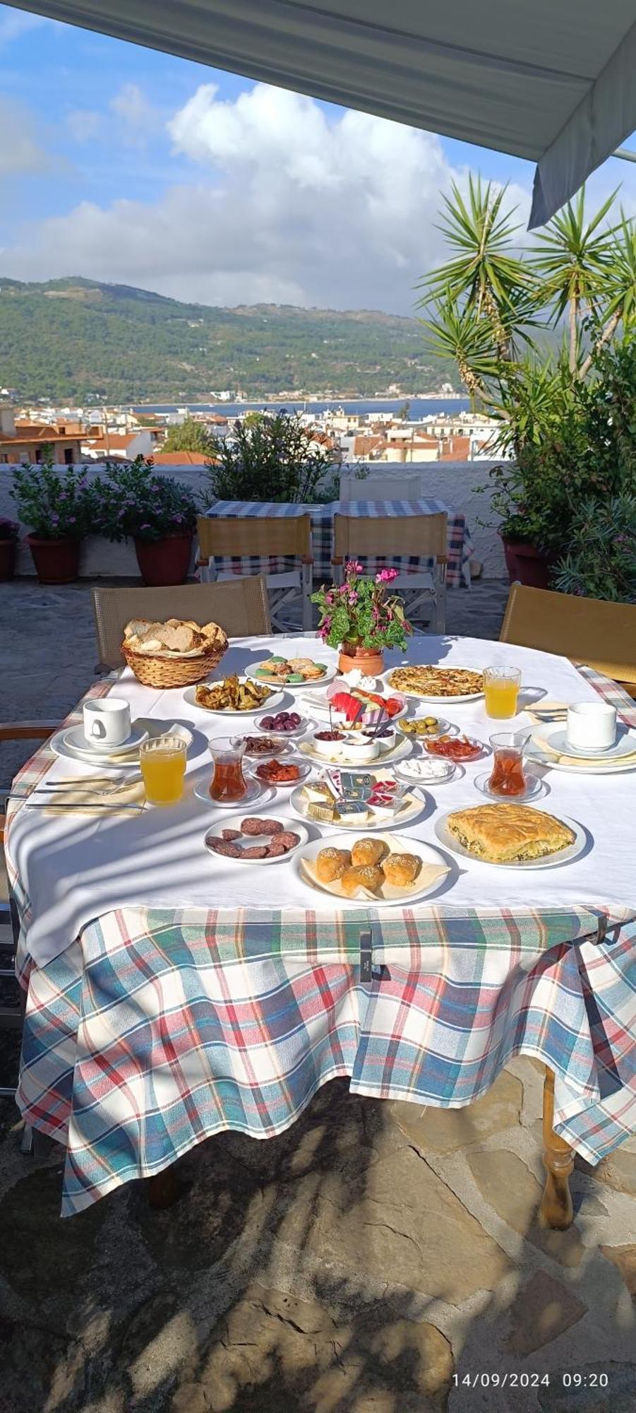 Odysseas Hotel Samos Экстерьер фото