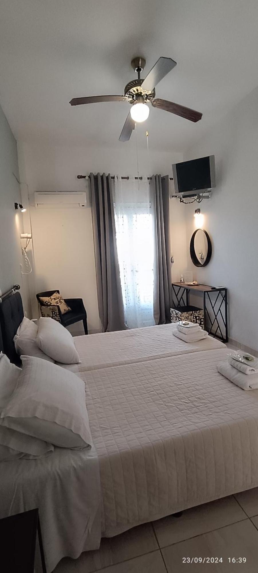 Odysseas Hotel Samos Экстерьер фото